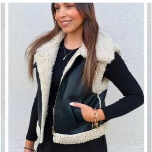 Cali 1850 vest, NWT, Small.
